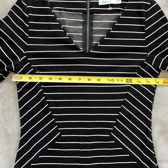 STRIPEDDRESS - black and white striped dress waist detail XS - Picture 4 of 7